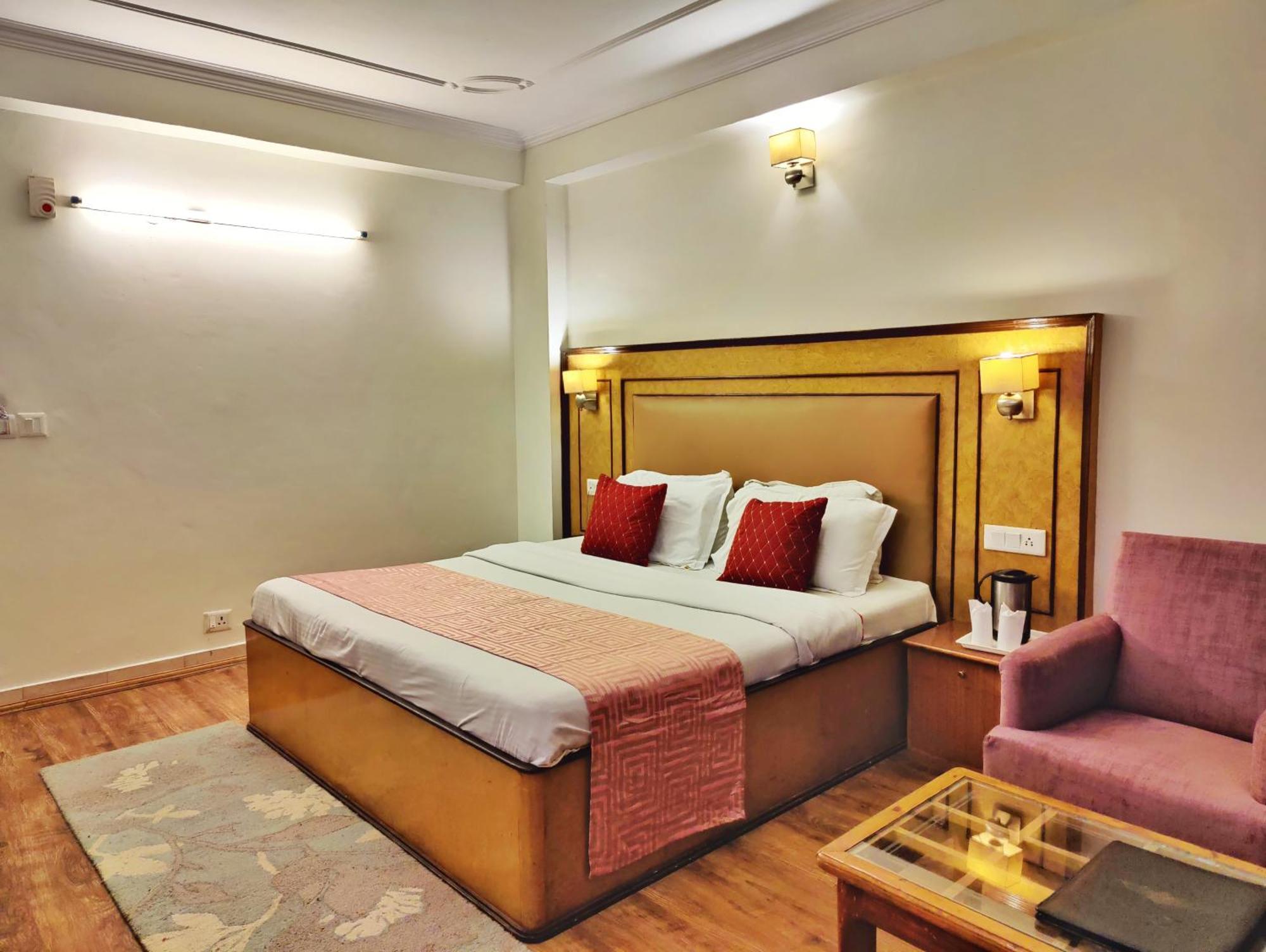 Surya International Hotel Manali Near Mall Road Luaran gambar