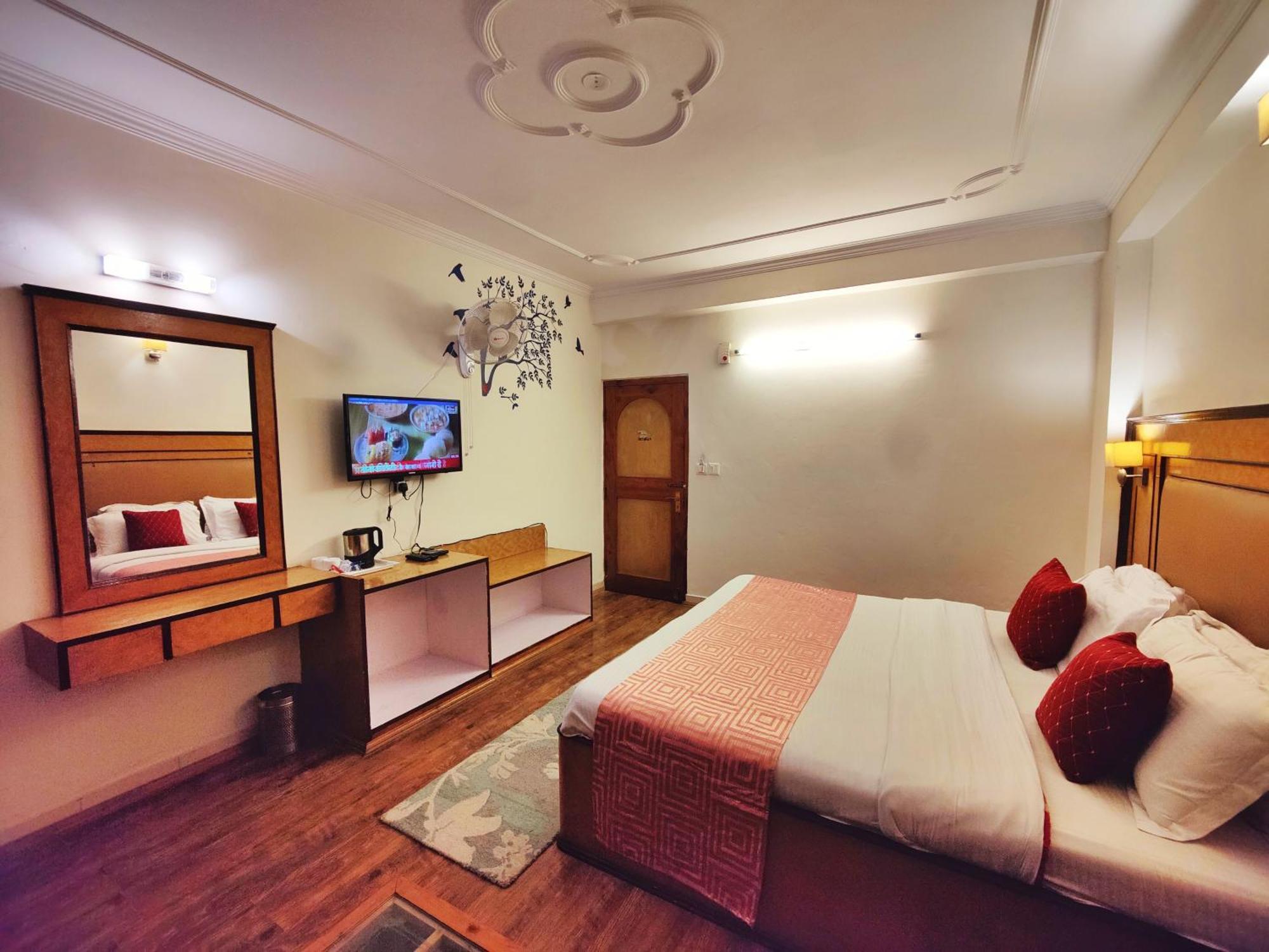 Surya International Hotel Manali Near Mall Road Luaran gambar