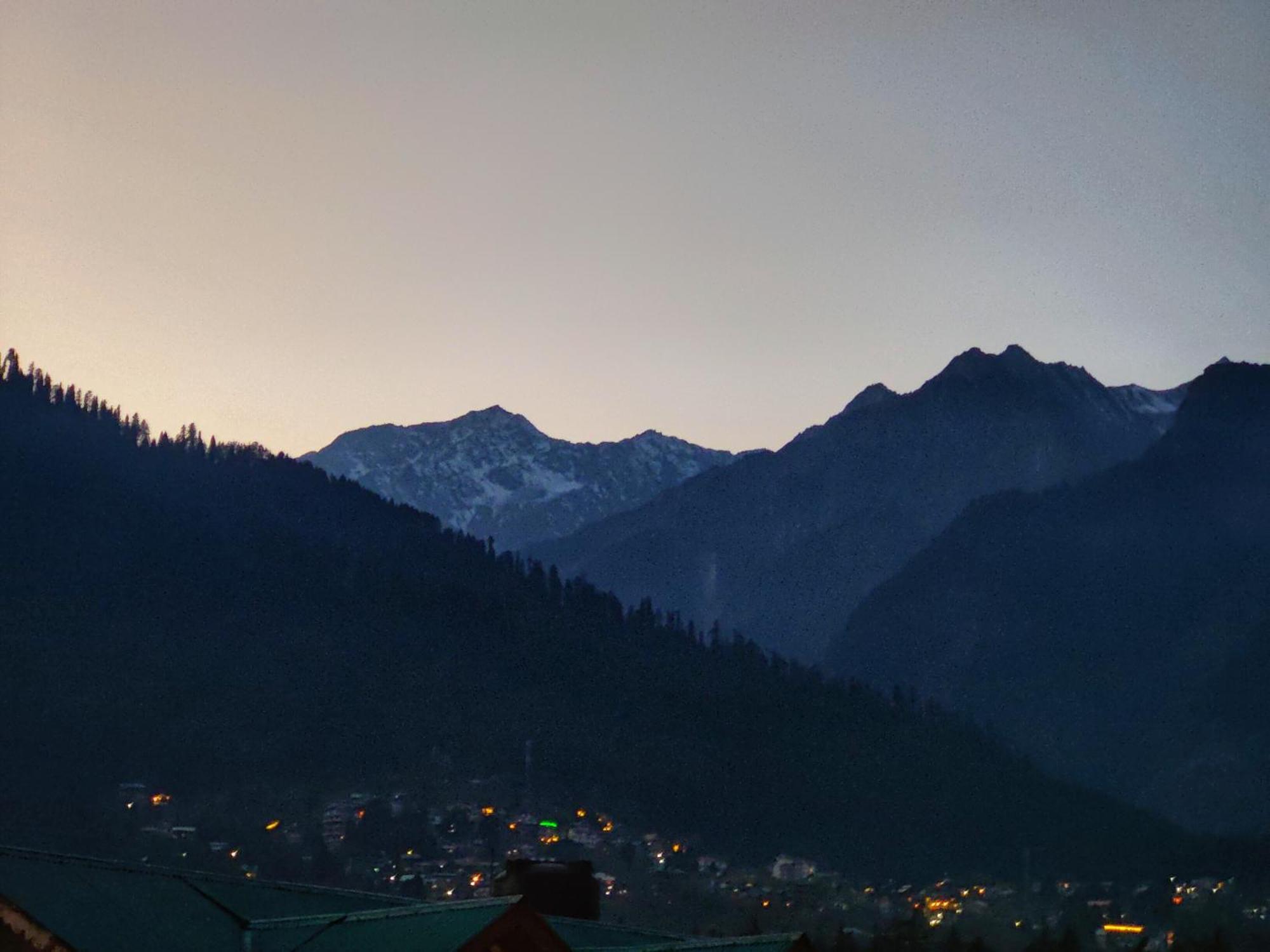 Surya International Hotel Manali Near Mall Road Luaran gambar