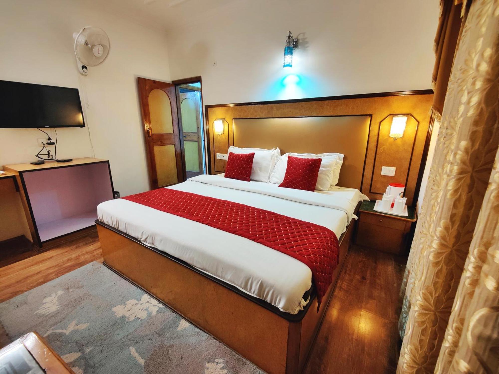 Surya International Hotel Manali Near Mall Road Luaran gambar