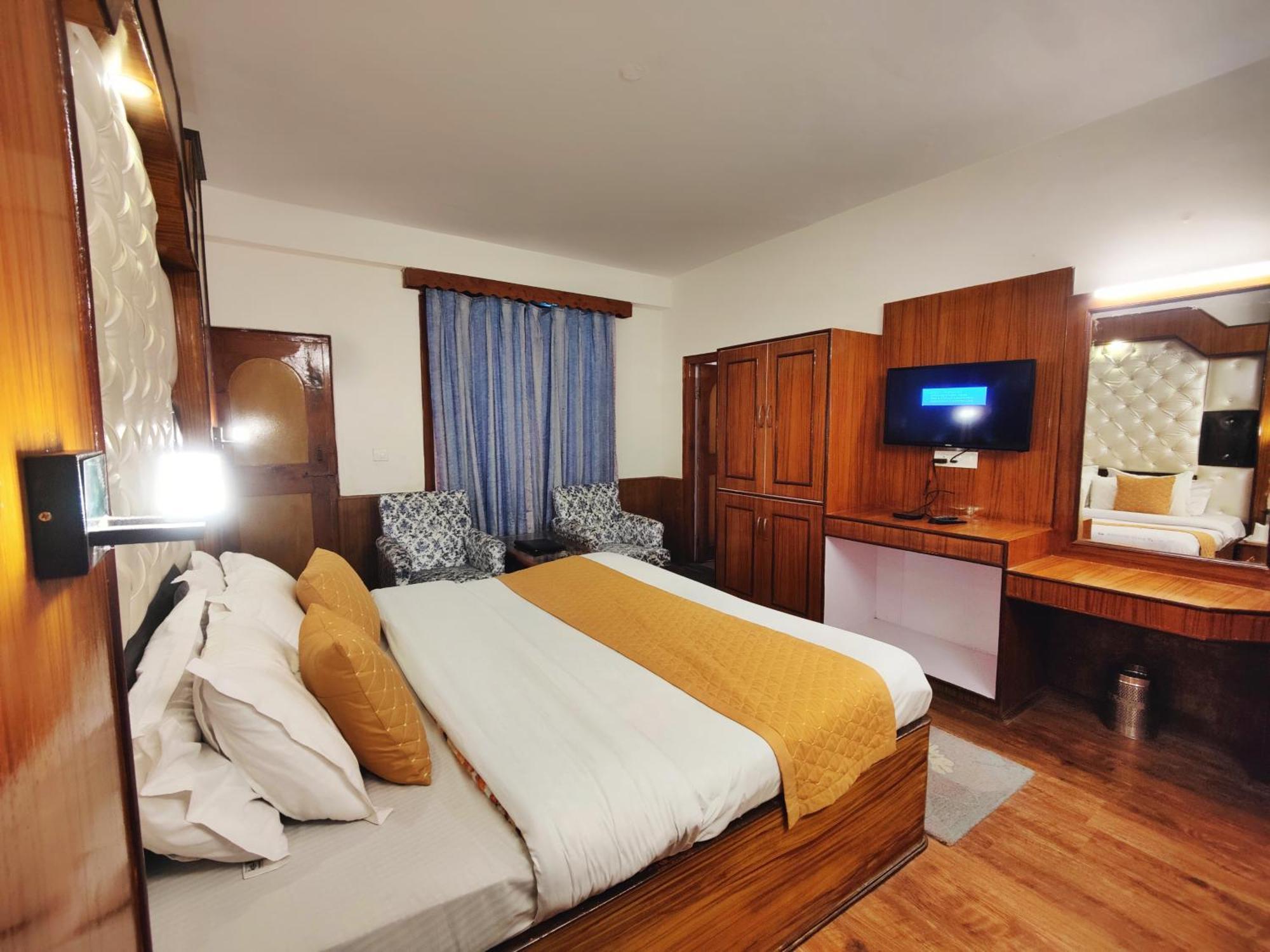 Surya International Hotel Manali Near Mall Road Luaran gambar