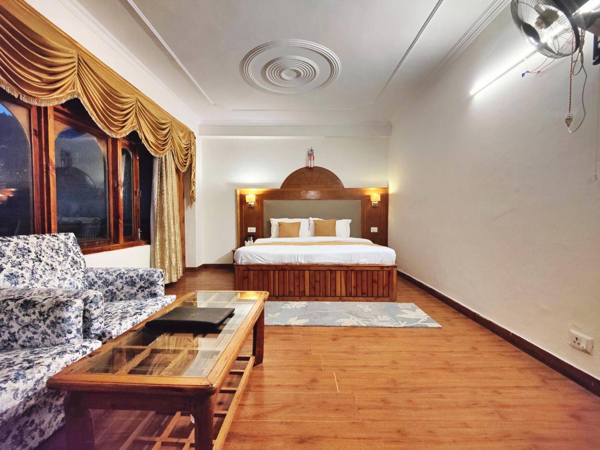 Surya International Hotel Manali Near Mall Road Luaran gambar