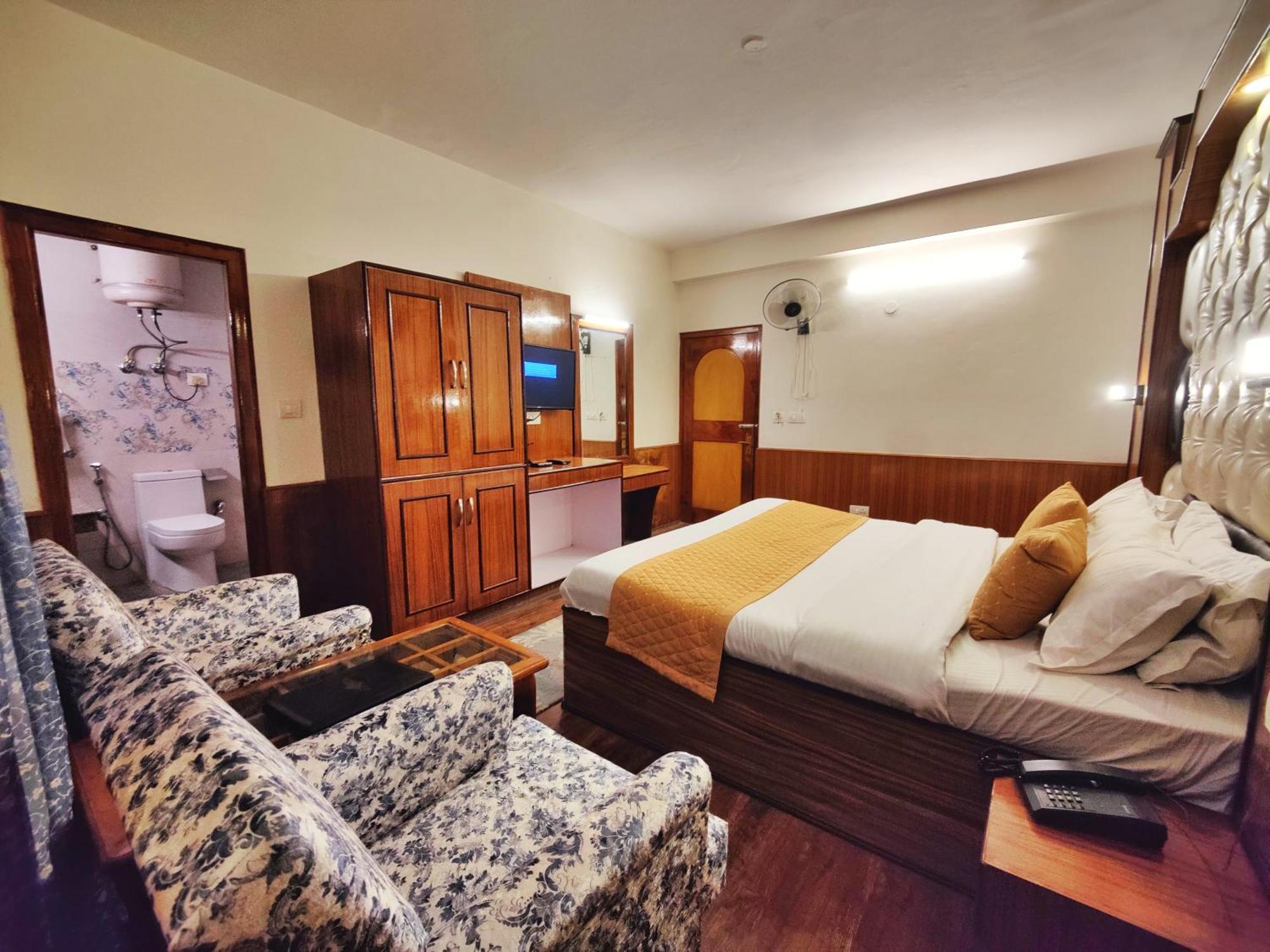 Surya International Hotel Manali Near Mall Road Luaran gambar