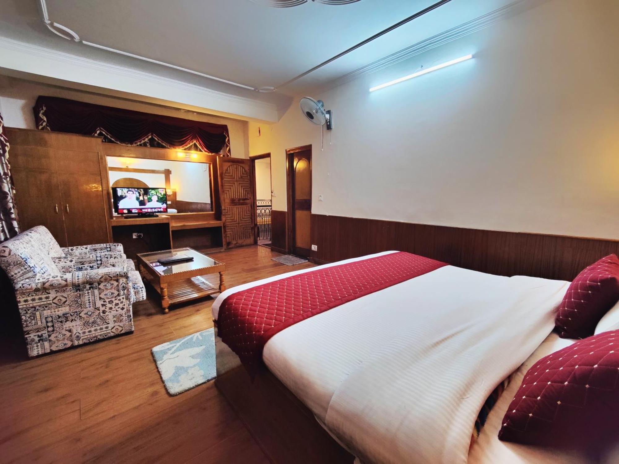 Surya International Hotel Manali Near Mall Road Luaran gambar