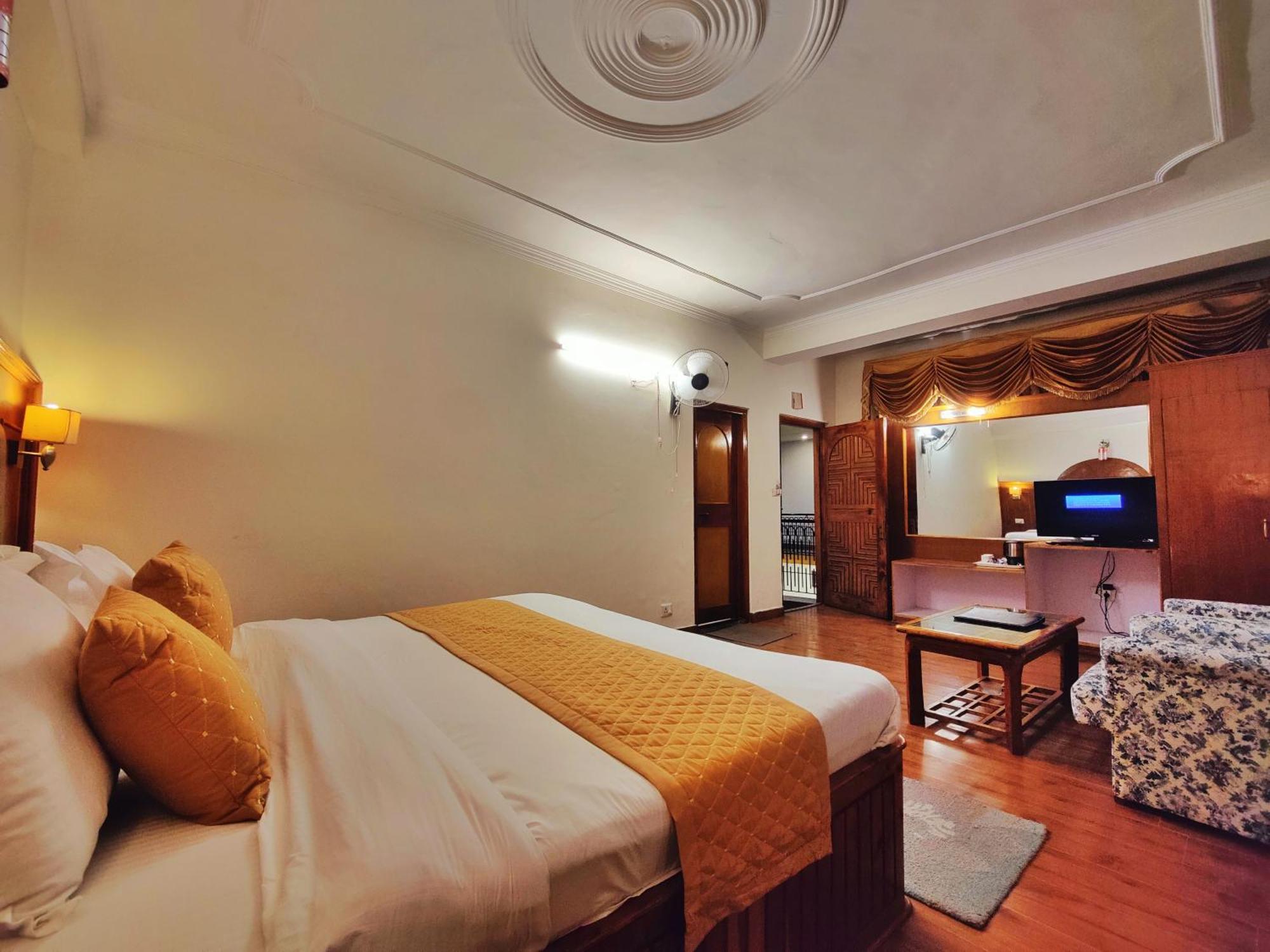 Surya International Hotel Manali Near Mall Road Luaran gambar