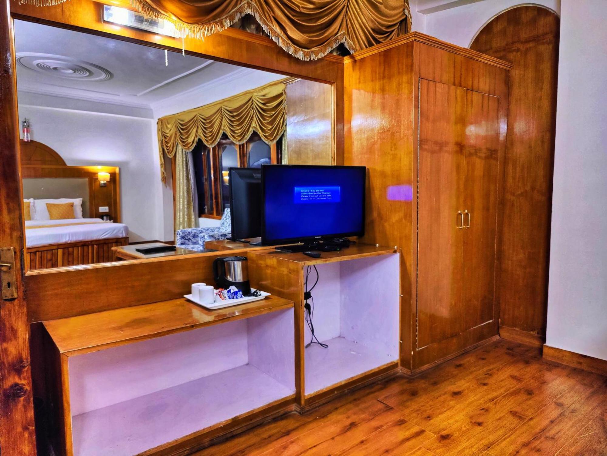Surya International Hotel Manali Near Mall Road Luaran gambar