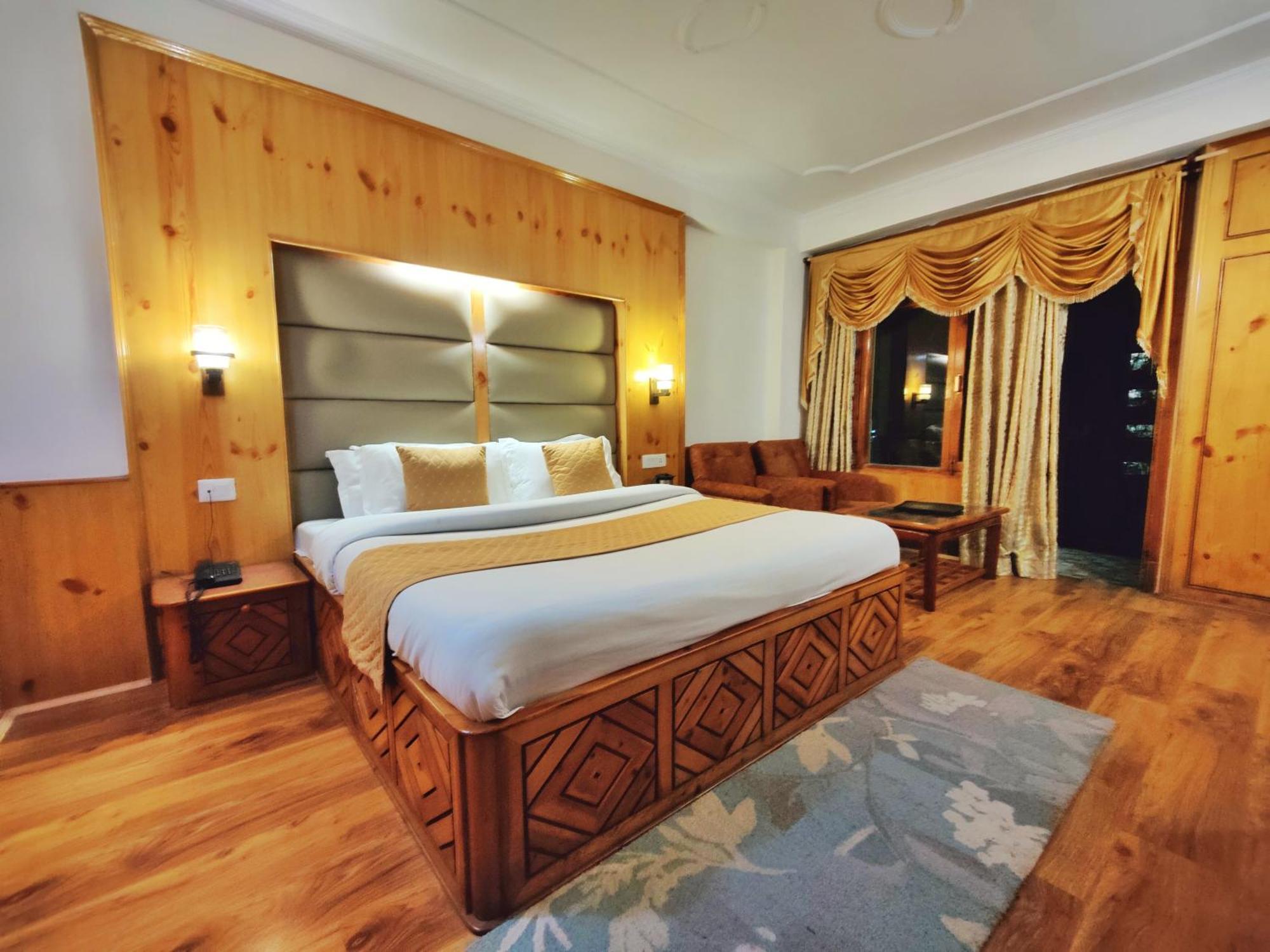 Surya International Hotel Manali Near Mall Road Luaran gambar