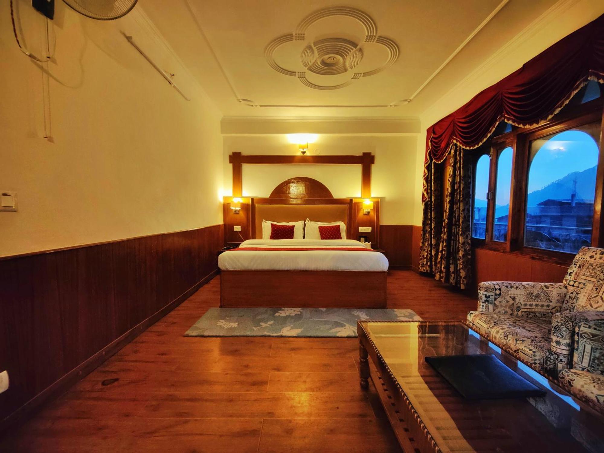 Surya International Hotel Manali Near Mall Road Luaran gambar