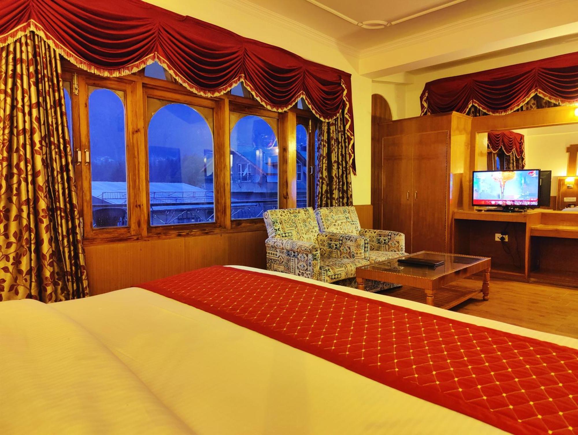 Surya International Hotel Manali Near Mall Road Luaran gambar