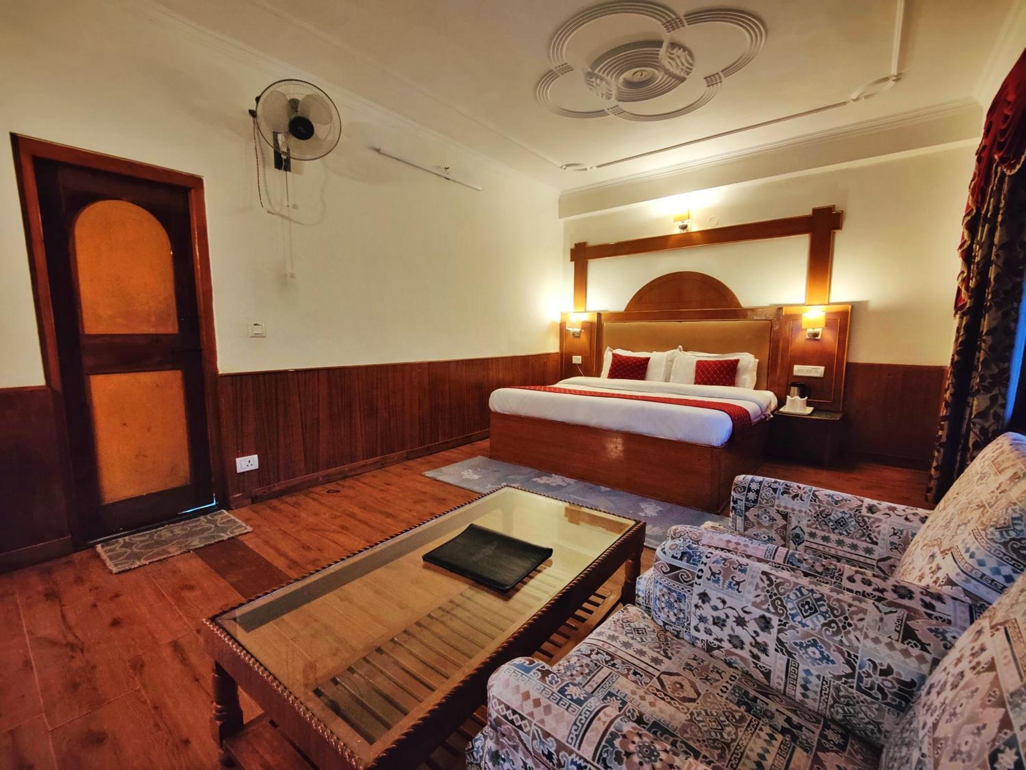 Surya International Hotel Manali Near Mall Road Luaran gambar