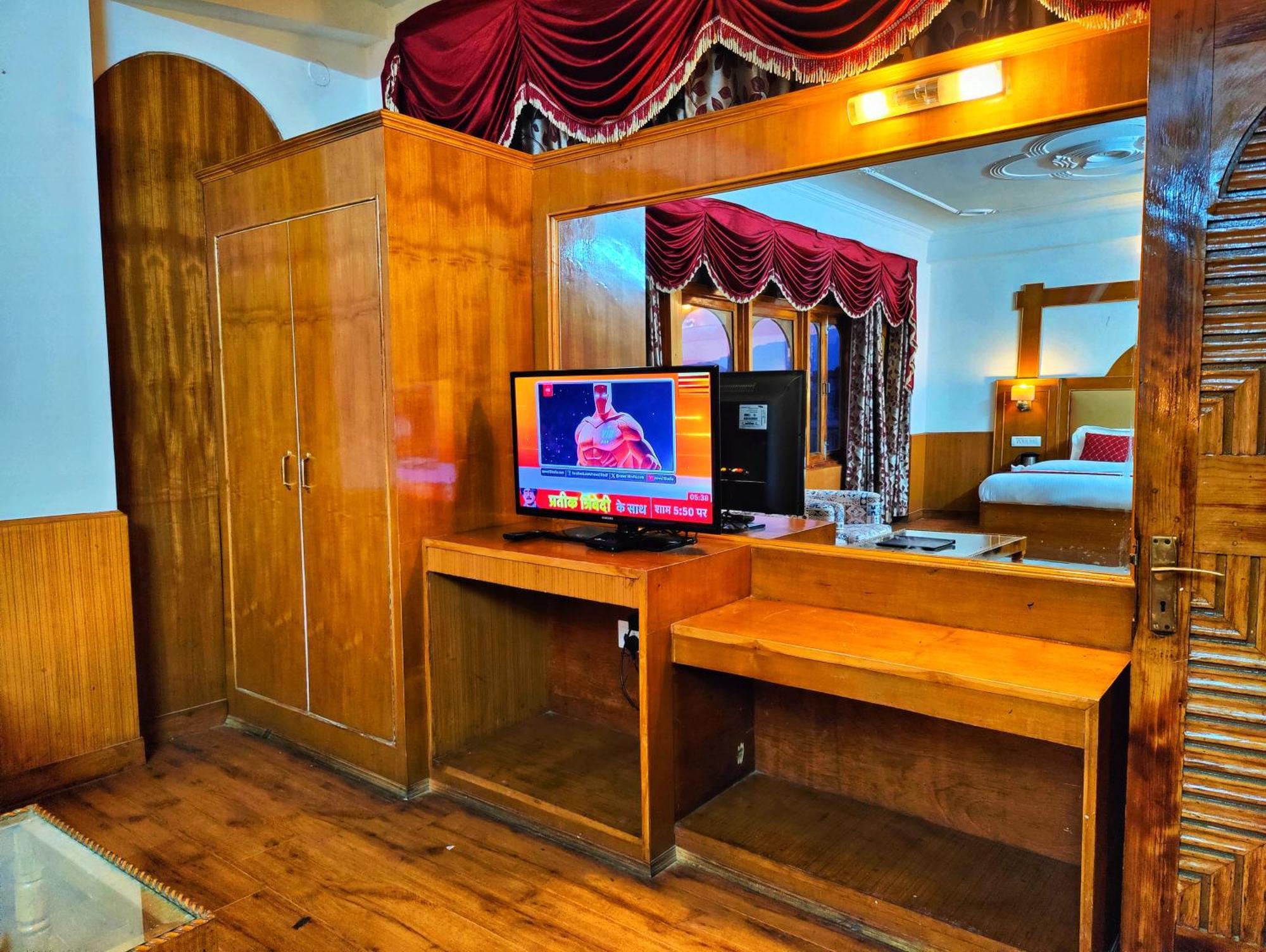 Surya International Hotel Manali Near Mall Road Luaran gambar