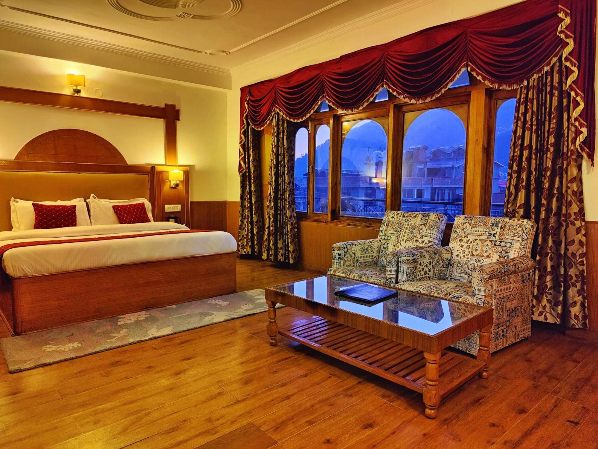 Surya International Hotel Manali Near Mall Road Luaran gambar