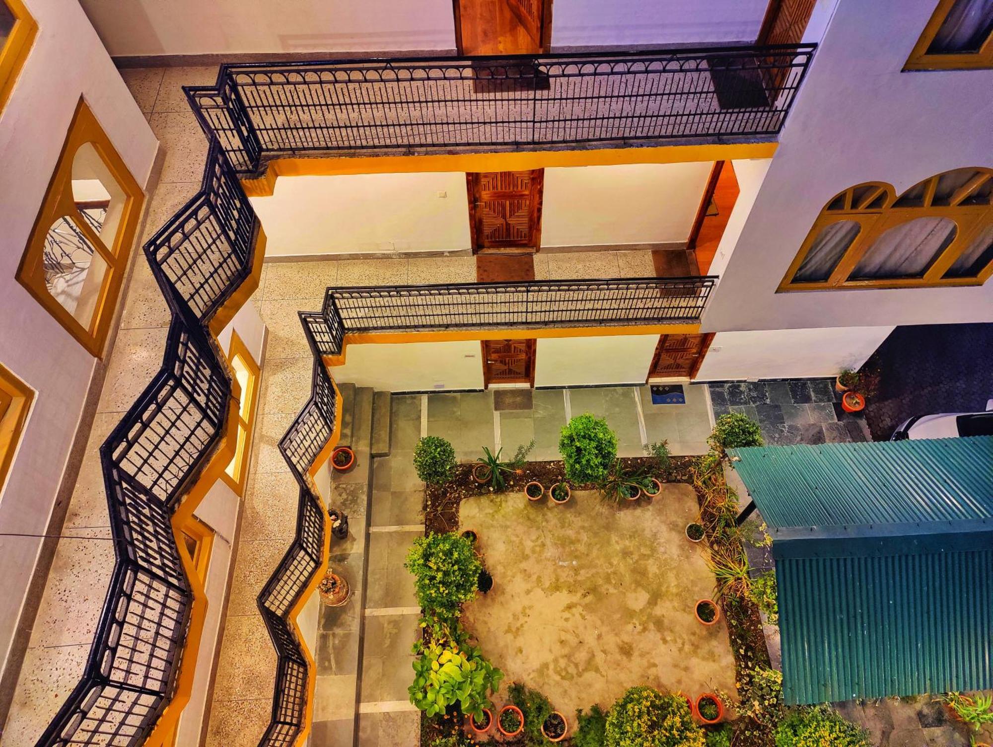 Surya International Hotel Manali Near Mall Road Luaran gambar